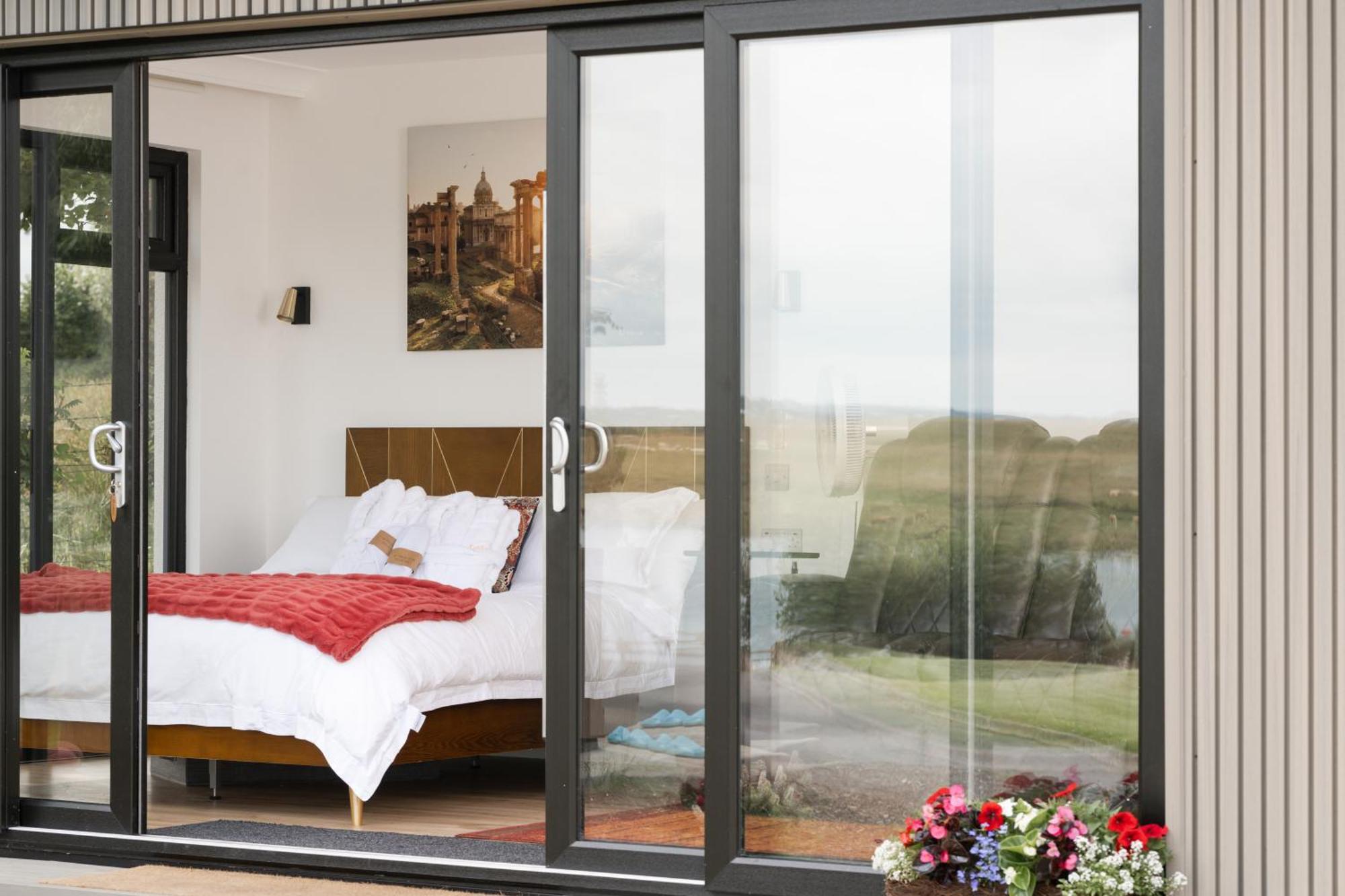 Lakescape - Waterfront Self- Catering Cabins Enniskillen Eksteriør billede