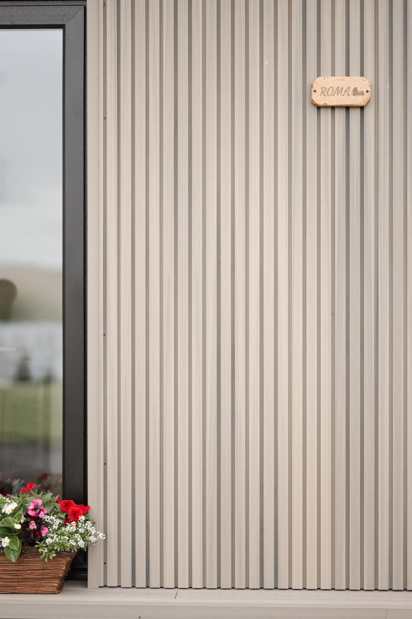Lakescape - Waterfront Self- Catering Cabins Enniskillen Eksteriør billede